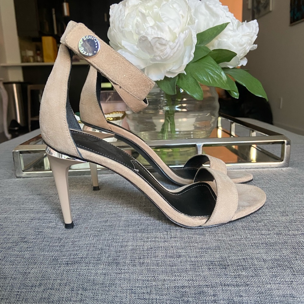 KENDAL & KYLIE SANDALS